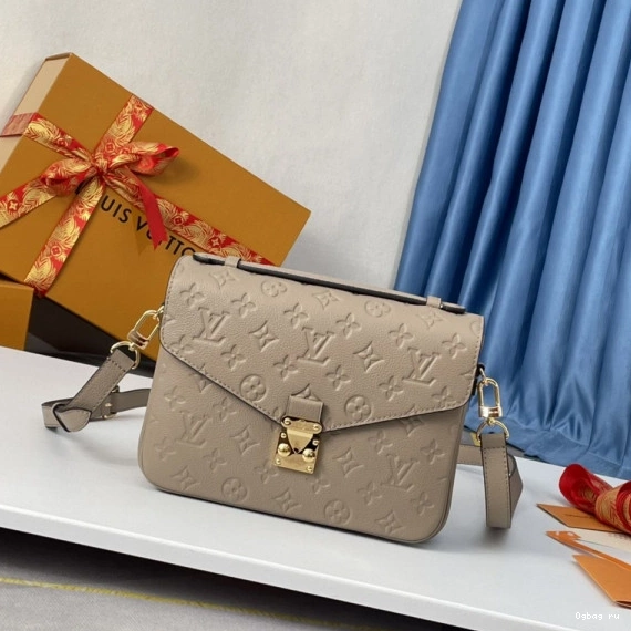 POCHETTE VUITTON MÉTIS LOUIS 0813